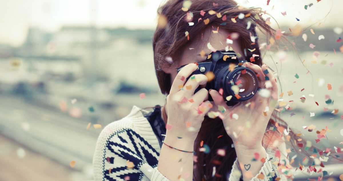 Frau mit Fotoapparat