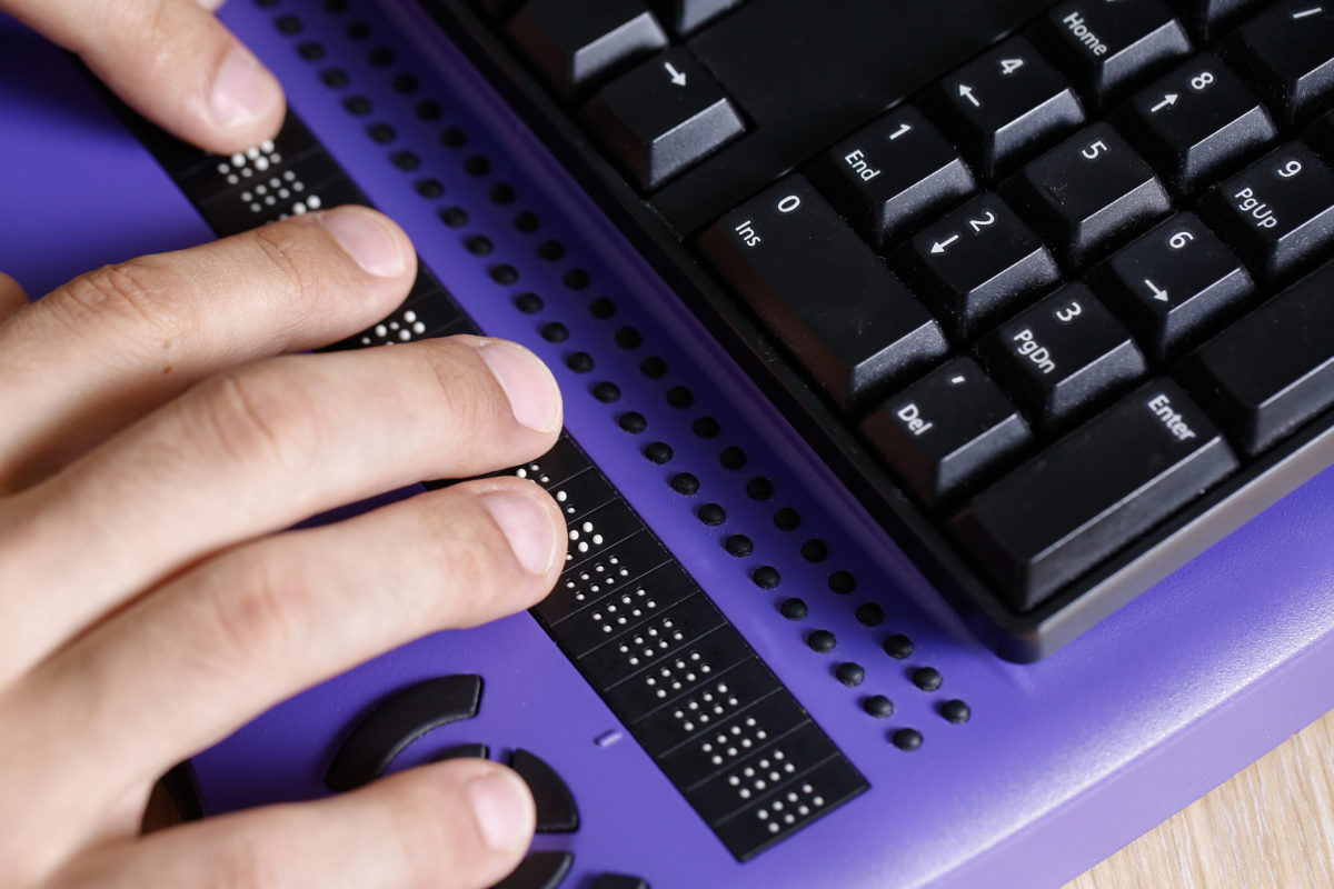 Tastatur mit Braillezeile